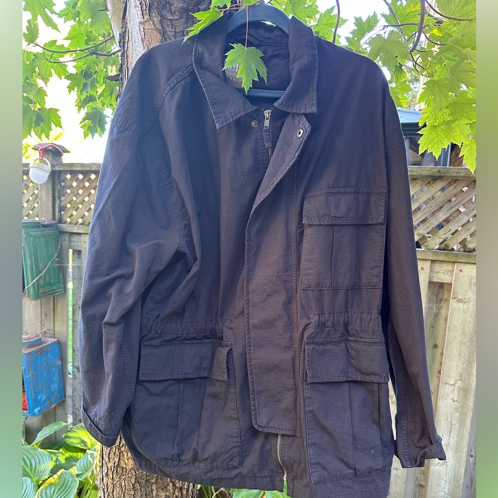 Gap Men’s XL light weight black cargo jacket